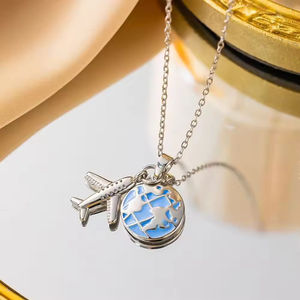 Pendentif valise <span class=keywords><strong>avion</strong></span> goutte à goutte <span class=keywords><strong>en</strong></span> acier inoxydable coloré Collier ras du <span class=keywords><strong>cou</strong></span> souvenir <span class=keywords><strong>voyage</strong></span> vente <span class=keywords><strong>en</strong></span> gros - Product Image 6