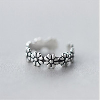 Vente en gros Style rétro plaqué cuivre fleur anneaux ouverts pour femmes redimensionnables bijoux vintage pour mariage fiançailles cadeau fête