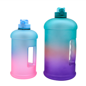 Bouteilles d'eau sportives en PETG sans BPA de 2,2 l, bouteille d'eau de gym à étiquette privée, bouteille d'eau motivante avec marqueur de temps - Product Image 3