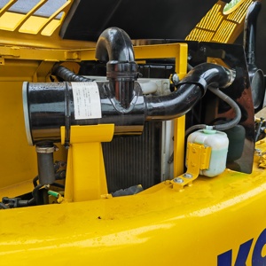 รถขุดขนาดเล็ก Komatsu PC60-7 มือสองจากญี่ปุ่นแท้ 6 ตัน พร้อมใบมีดดันดินและสายเบรกเกอร์ - Product Image 5