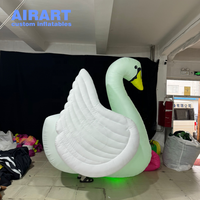Modèle d'oiseau d'oie de cygne gonflable lumineux de 2.5m pour la décoration carrée de pelouse de rivière