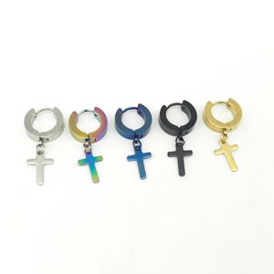 Pendientes con colgante de cruz, aro de acero inoxidable, para hombres y mujeres, diseño geométrico simple, disponible en varios colores - Product Image 3