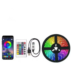 أضواء <span class=keywords><strong>LED</strong></span> ذكية <span class=keywords><strong>RGB</strong></span> 5050، شريط إضاءة 5 فولت متزامن مع الموسيقى، أضواء زينة USB مع جهاز تحكم عن بعد بـ 24 زر لتغيير الألوان - Product Image 1