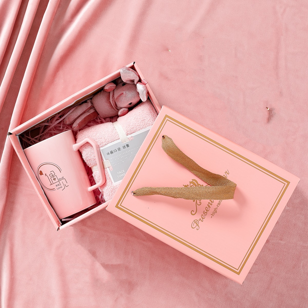 03 ensemble quatre pièces rose