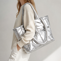 Sac fourre-tout matelassé grande capacité pour femme, léger, en nylon, sac à bandoulière, sac de voyage et de shopping, logo personnalisé