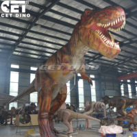 Costumes de dinosaures, grands modèles de dinosaures animatroniques réalistes, une attraction saisissante.