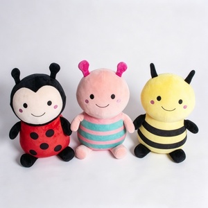 Juego de 3 peluches de insectos personalizados, paquete de peluches de mariquita, abeja y oruga, trío de peluches de insectos de jardín - Product Image 4