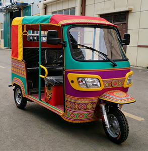 Nuevo Mototaxi Eléctrico Personalizado de 1800W, 4 Plazas, Triciclo de Pasajeros Estilo Bajaj TV - Product Image 3