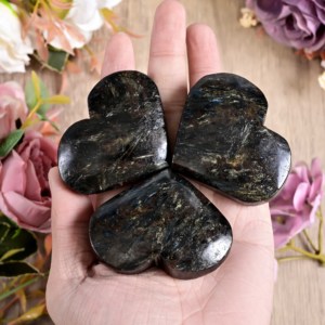 Cœur en cristal naturel poli en gros, pierre de palmier sculptée, pierre de feu d'artifice en forme de cœur pour cadeau - Product Image 3