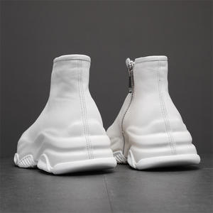 รองเท้าบูทเดินป่าหนังแท้กันน้ำสำหรับผู้ชาย สวมใส่สบาย พื้นรองเท้าบุนุ่ม น้ำหนักเบา เหมาะสำหรับกิจกรรมกลางแจ้งและสวมใส่ลำลอง - Product Image 2