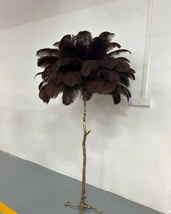 Lampe sur pied moderne en laiton avec plumes d'autruche, base en forme de branche d'arbre, sculpturale, décorative, lampe sur pied en laiton avec plumes d'autruche - Product Image 6
