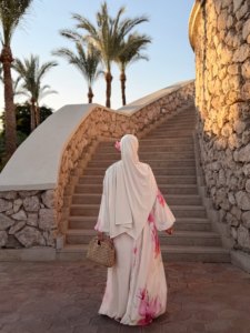 Robe Abaya longue et ample Mexizo pour femmes musulmanes, élégante, de qualité supérieure, à imprimé floral, style Dubaï, islamique. - Product Image 4