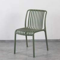 Chaises de salle à manger empilables en PP avec accoudoirs pour l'extérieur, la maison, le bureau et l'hôtel – Design moderne, stable et durable
