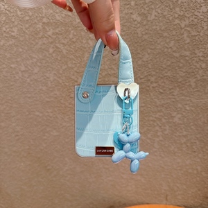 เคสหนังจระเข้สายรัดจับสุดหรูสำหรับ <span class=keywords><strong>Samsung</strong></span> Galaxy Z <span class=keywords><strong>flip</strong></span> 7 6 4 5 <span class=keywords><strong>3</strong></span>-เสน่ห์ของลูกสุนัขสำหรับมือถือ - Product Image 4