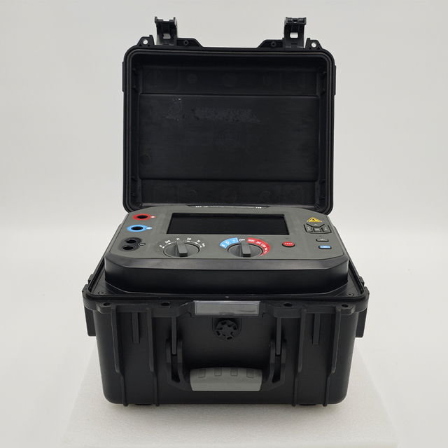 D1110 High-Voltage Insulation Tester with Large Color Screen Display 100V-10kV Test Voltage 10k-35T Resistance Range