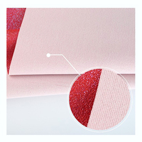 Cuir synthétique pour sacs de soirée Chapeaux Emballage de boîte-cadeau en tissu gaufré brillant Polyvalent pour divers produits en cuir
