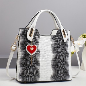 Bolsos de Hombro de Moda Vintage al por Mayor de Guangzhou, Bolsos de Mano de Cuero PU Personalizados para Mujer - Product Image 1