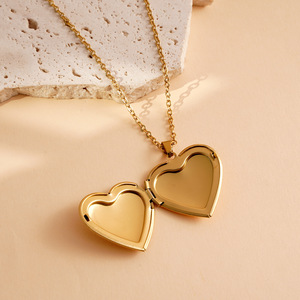 Collana Minimalista con Ciondolo a <span class=keywords><strong>Cuore</strong></span> e Rotondo in Acciaio Inossidabile, Gioielli Commemorativi Personalizzabili con Foto Incisa, Fornitura all'Ingrosso - Product Image 4