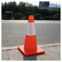 Cône de signalisation en PVC robuste avec bande réfléchissante pour la sécurité des travaux de construction, des travaux routiers, des tunnels et des parkings