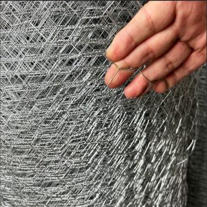 Çiftlik için toptan fiyat galvanizli altıgen tel örgü örgü çit - Product Image 4