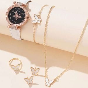 นาฬิกาควอตซ์แฟชั่นแบบเรียบง่ายสำหรับผู้หญิงสายสแตนเลสแบบเข้ากับทุกชุดดีไซน์รูปผีเสื้อสด - Product Image 5