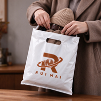 Sacs en plastique personnalisés avec logo, pochettes pour vêtements, cadeaux, emballages de marchandises, sacs à quatre doigts en LDPE, sacs de shopping