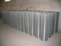 Malla de Hierro Galvanizado Recubierta de PVC de Cinco Estrellas de Dingzhou, Malla Soldada de 0.4-6 mm de Diámetro de Alambre, Personalizable para Gallineros y Ganado