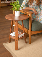 Table d'appoint avec rangement à 2 niveaux, pieds triangulaires stables, petite table d'appoint pour canapé, chambre à coucher, salon, gain de place
