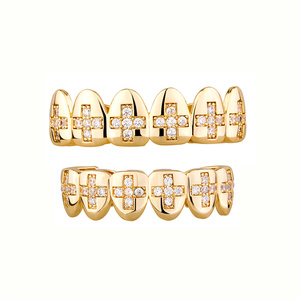 Las Mejores Joyas de Moda Hip Hop para Raperos: Grillz de Dientes con Zirconia Iced Out en Cruz Superior e Inferior para Hombres - Product Image 1