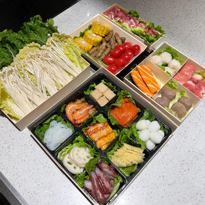 Plateau <span class=keywords><strong>en</strong></span> <span class=keywords><strong>bois</strong></span> jetable de haute qualité <span class=keywords><strong>couvercle</strong></span> transparent à emporter pour Bento Dessert Cupcake Sushi cannelle rouleaux emballage de gâteau - Product Image 6