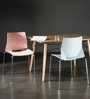 Chaise de salle à manger moderne en polypropylène, chaise empilable colorée pour café et restaurant