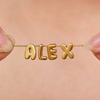 Joyería Minimalista Personalizada de Acero Inoxidable Resistente al Deslustre, Chapada en Oro de 18k, Letra Inicial en Relieve 3D