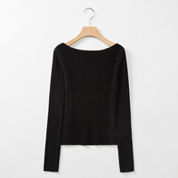 Pull fin et ajusté en maille côtelée à col bateau et manches longues pour femme, style basique minimaliste, idéal pour le printemps, noir, OEM ODM