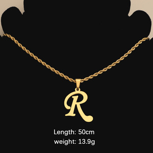 Collana <span class=keywords><strong>con</strong></span> Ciondolo a Lettera Iniziale in Acciaio Inossidabile Placcato Oro 18K <span class=keywords><strong>con</strong></span> 26 Accessori Personalizzabili per <span class=keywords><strong>Nome</strong></span> <span class=keywords><strong>Maschile</strong></span> e Femminile - Product Image 5