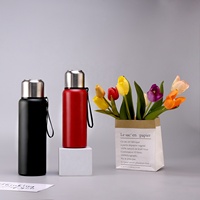 Bouteille isotherme en acier inoxydable grande capacité pour l'extérieur avec sangle de transport, couvercle sans BPA, anti-fuite, pour le camping