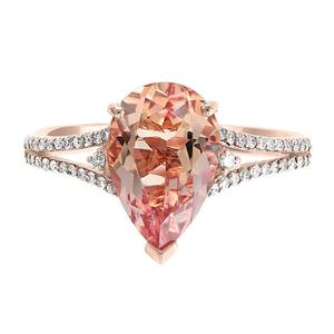 แหวนเงินแท้ 925 ชุบทองคำขาวประดับมรกตมอร์แกไนต์ทรงลูกแพร์ แหวนหมั้นมรกตมอร์แกไนต์ - Product Image 1