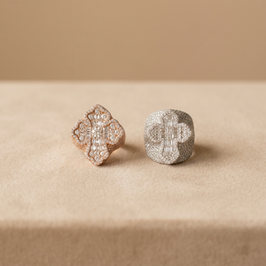 แหวนเงินแท้ 925 ประดับเพชรโมอิสซาไนต์ VVS รูปทรงกากบาท ดีไซน์แบบ Iced Out สไตล์ฮิปฮอป แหวนประดับเพชรแบบ Pave หรูหรา แฟชั่น แหวนชุบเงิน - Product Image 1