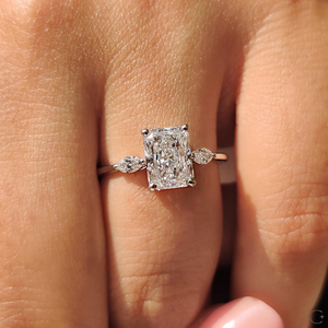 Anillo de Diamante Cultivado en Laboratorio de Primera Calidad con una Claridad Impresionante y un Engaste Único, Elaborado como un Símbolo Eterno de la India - Product Image 4