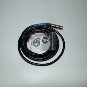 Sensores de Proximidad Inductivos Keyence EV-112M, Sensores de Proximidad con Amplificador Autónomo de Dos Cables, Unidad Principal, Tipo Blindado, M12 - Product Image 4