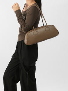 กระเป๋าถือผู้หญิงดีไซน์หรูหรา สไตล์เรโทร ดีไซน์เฉพาะตัว ปิดด้วยซิป ความจุเยอะ หูหิ้วสองข้าง ทรงสะพายไหล่ รูปทรงอานม้า สายโซ่ - Product Image 4