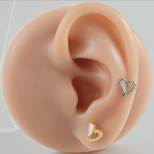 Boucles d'oreilles clous Cœur Libellule en Titane G23, Bijoux de Lèvre à Filetage Interne, Bijoux de Piercing Unisexe Tendance, Titane ASTM F136 - Product Image 2