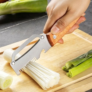 Couteau à éplucher les fruits 3 en 1 en acier inoxydable, couteau à éplucher les légumes avec manche en bois, éplucheur de carottes et d'oignons, ouvre-bouteille - Product Image 3