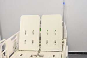 Giường điều dưỡng điện chống bedsore-Lan can cực cao, giá đỡ bữa ăn, commode, vị trí bán fowler (Thiết kế giảm áp) - Product Image 6