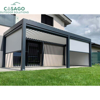 Pergola en aluminium durable résistante aux intempéries avec système de lames orientables polyvalent pour créer de l'ombre et une zone de vie extérieure