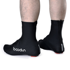 Couvre-chaussures de cyclisme Boodun noirs, imperméables, en PU, avec logo réfléchissant, respirants et antidérapants pour chaussures de cyclisme - Product Image 3