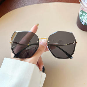 Lunettes de soleil hexagonales F3 722 pour femmes, monture dorée, verres PC dégradés gris, violet, rose, protection UV 100%, mode et sorties - Product Image 4