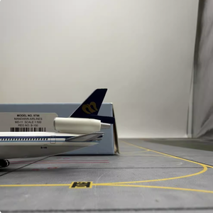 Модель самолета Hogan 1/500 B-150 Hua Xin Airlines MD-11 из литого алюминиевого сплава — индивидуальная, очень маленькая, для декора дома, подарок - Product Image 5