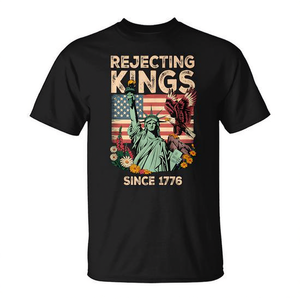 T-shirt con stampa della statua della Libertà con bandiera americana, Rejecting Kings Since 1776 - Product Image 2