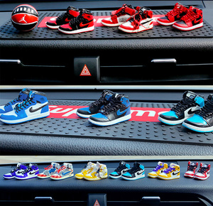 Scarpe da Basket AJ1 di Alta Qualità Modello 23, Decorazioni per Auto con Logo Creativo e Nome del Giocatore di James, Kobe, Curry - Product Image 4