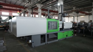 270T attrezzature automatiche servoiniezione orizzontale per la produzione di coperchi preformati per animali domestici utilizzando materiali termoplastici PP PC ABS - Product Image 2
